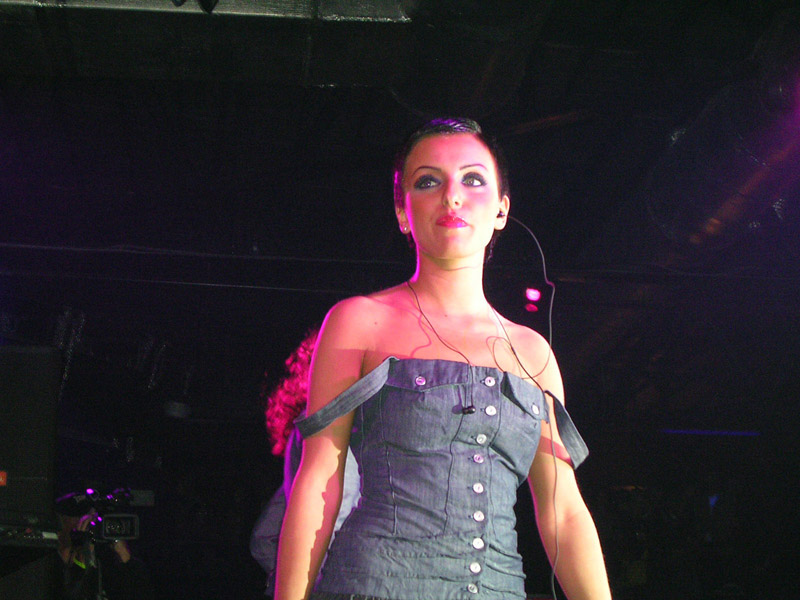 ТАТУ - Tatu Perform at Gaudi Arena in Moscow 28.10.2005
