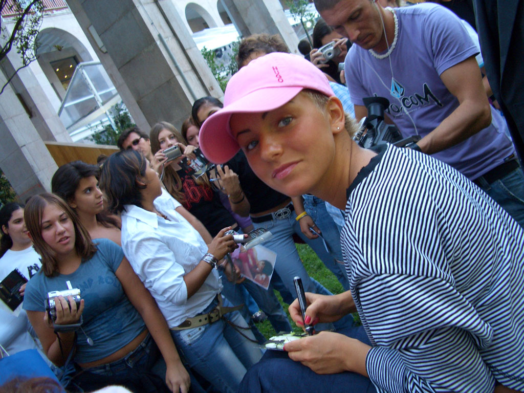 ТАТУ - Meeting with Fans in Fiat Cafe 15.09.2005
